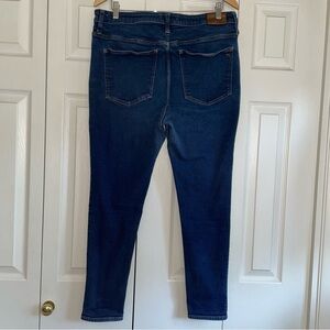 Madewell 9”mid-rise skinny jean size 33/L27